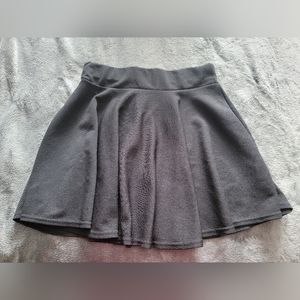 ⚘️ 2/$15. Urban CoCo adorable skirt for women. Size medium.